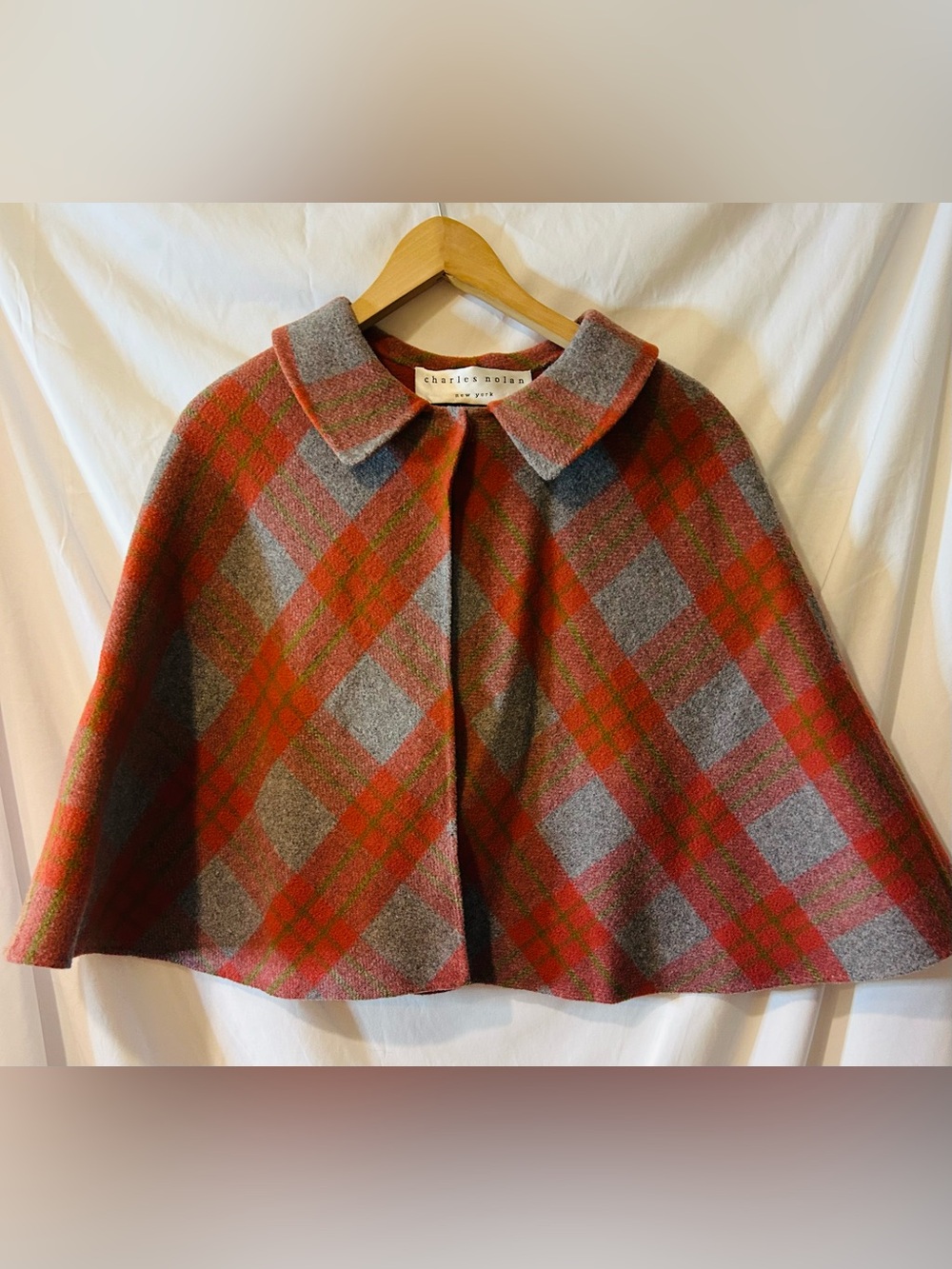 Charles Nolan New York Wool Blend Cape Gray & Rust Color EUC Classic Warm